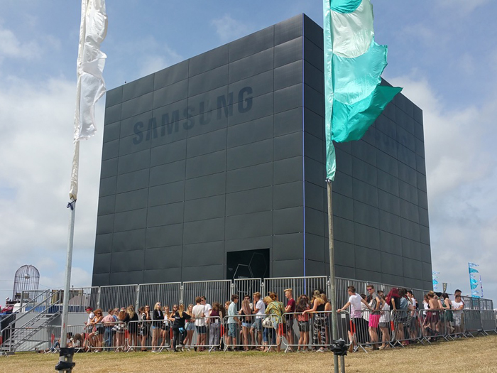 Star Events constructs festival touring virtual reality Hypercube for Samsung